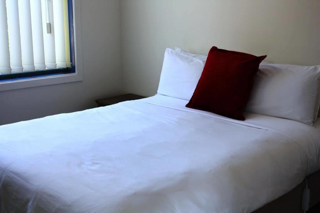 Phillip Island Off-Track Accommodation 卡尔斯 外观 照片