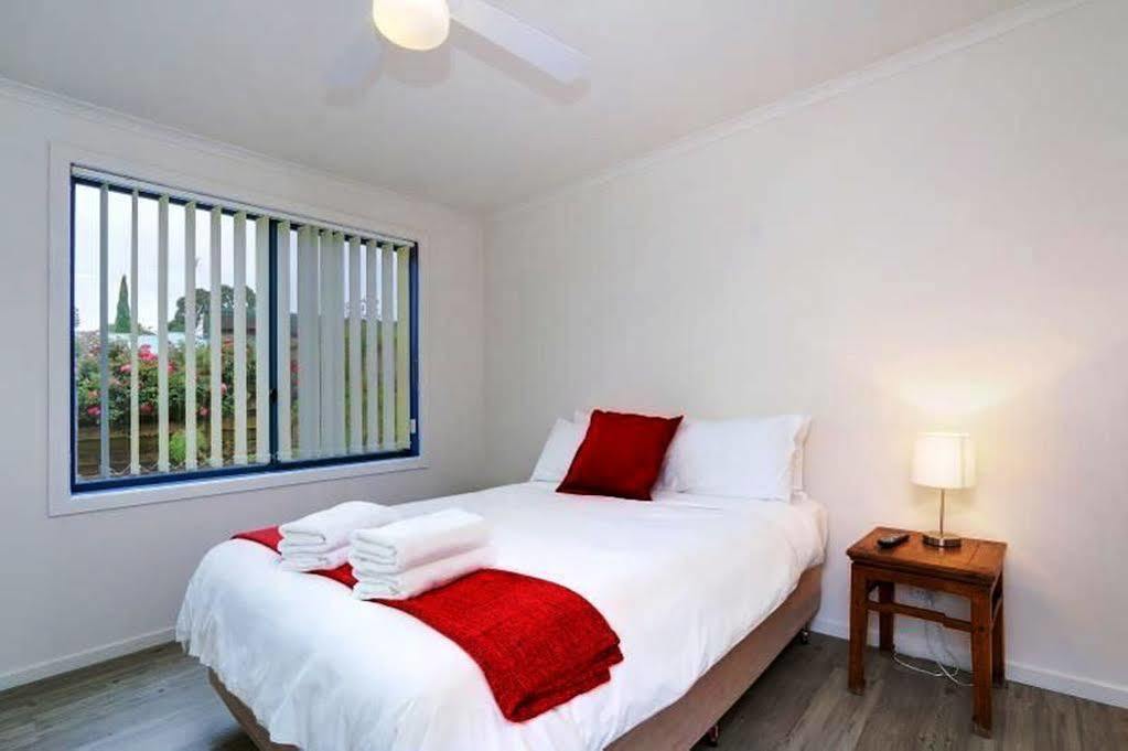 Phillip Island Off-Track Accommodation 卡尔斯 外观 照片