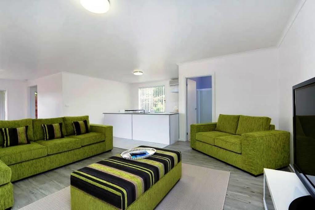 Phillip Island Off-Track Accommodation 卡尔斯 外观 照片