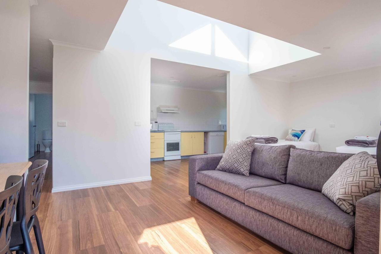 Phillip Island Off-Track Accommodation 卡尔斯 外观 照片